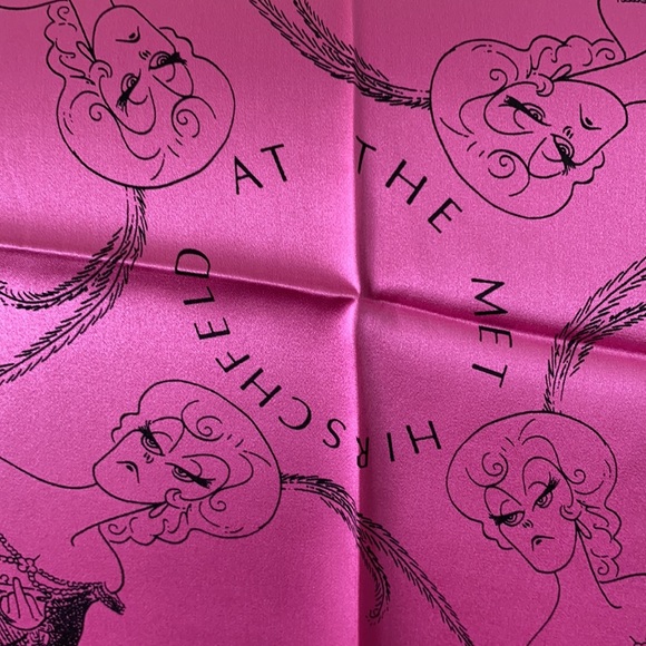 Silk scarf - Picture 4 of 6